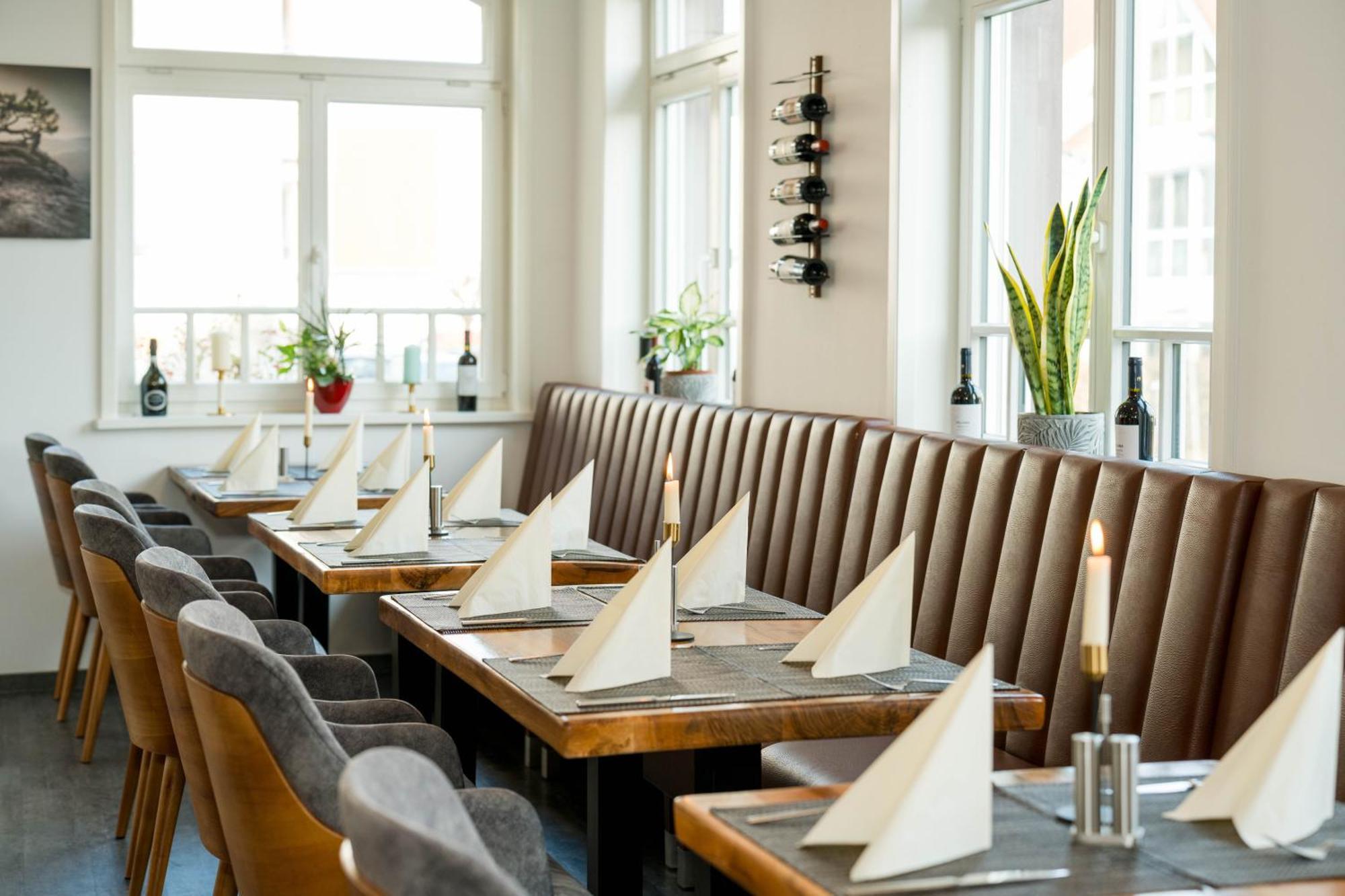Roca Restaurant Und Hotel Bommersheim Exterior photo